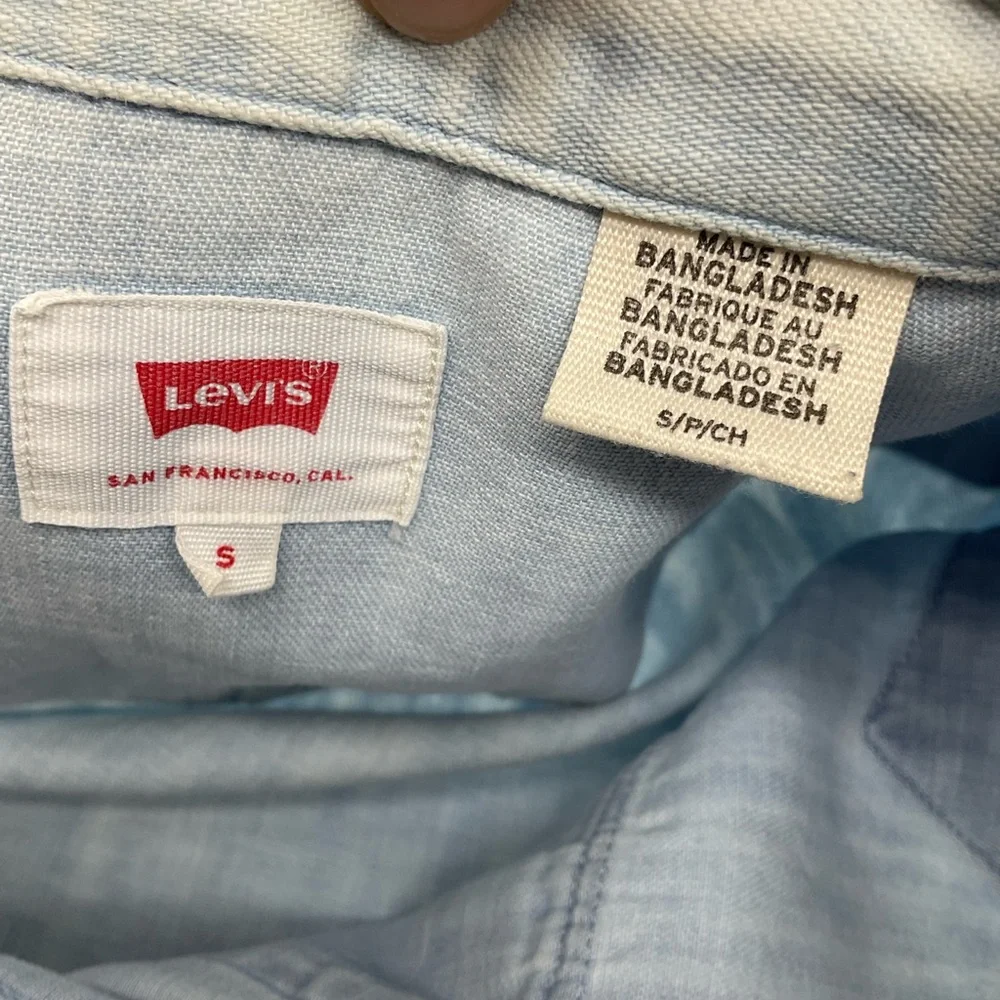TWO‎ MENS LEVIS 100% COTTON SHIRTS